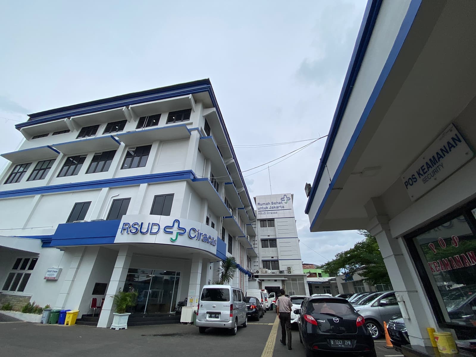 Gedung utama RSUD Ciracas di Jakarta Timur